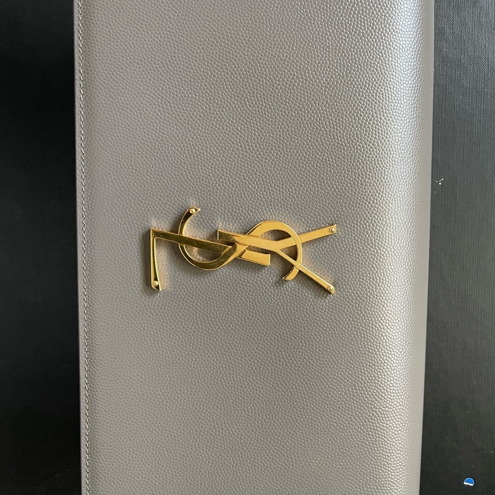 YSL SAINT LAURENT KATE GRAIN CLUTCH LIKE NEW
